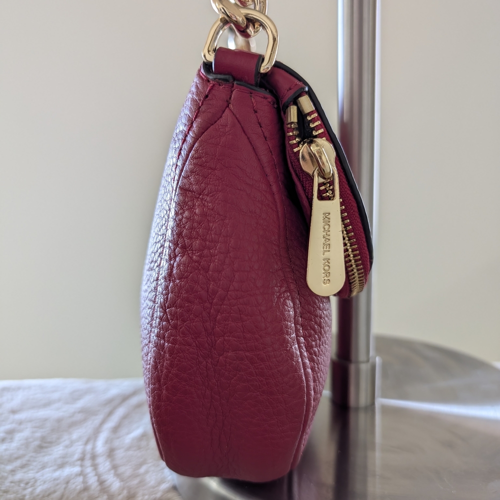 Michael Kors Bedford Red Leather Crossbody Bag - Picture 4 of 15